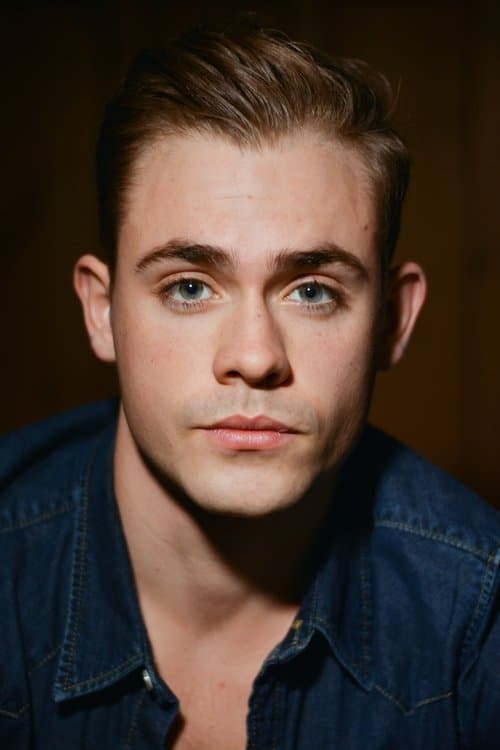 Dacre Montgomery profile photo