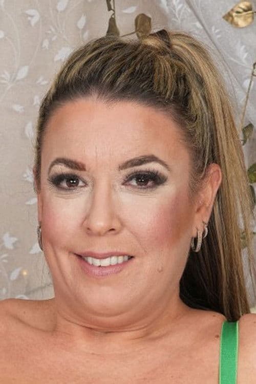 Maisie Lewis profile photo