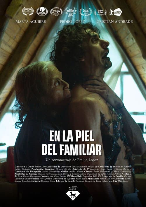 En la piel del familiar poster