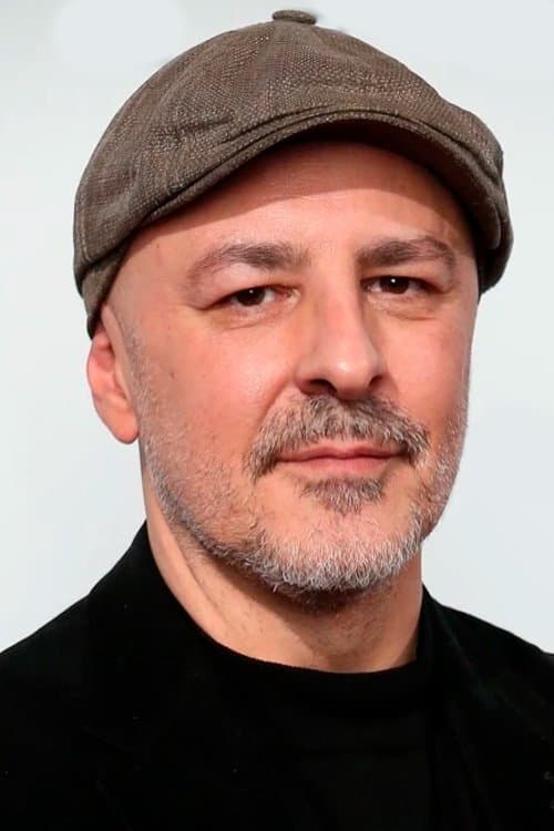 Roberto Álamo profile photo
