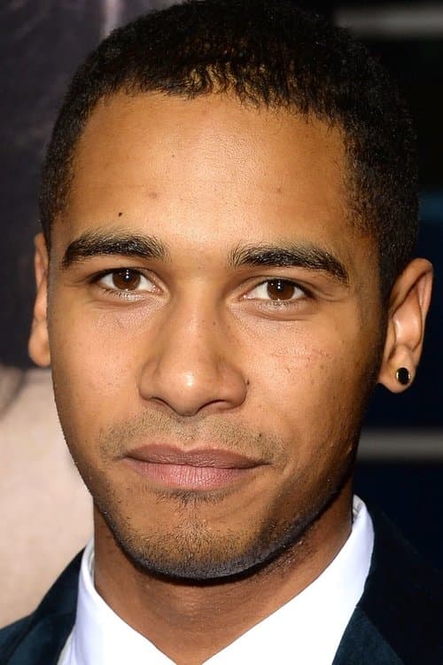 Elliot Knight profile photo