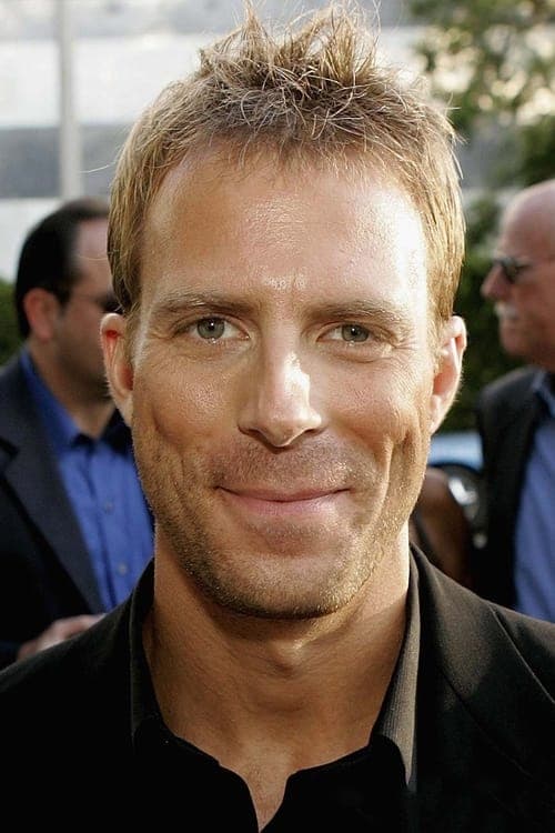 Daniel Travis profile photo