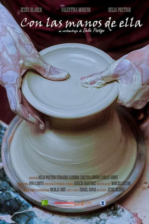Con las manos de ella poster