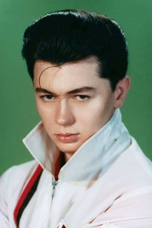 Elliot James Reay profile photo