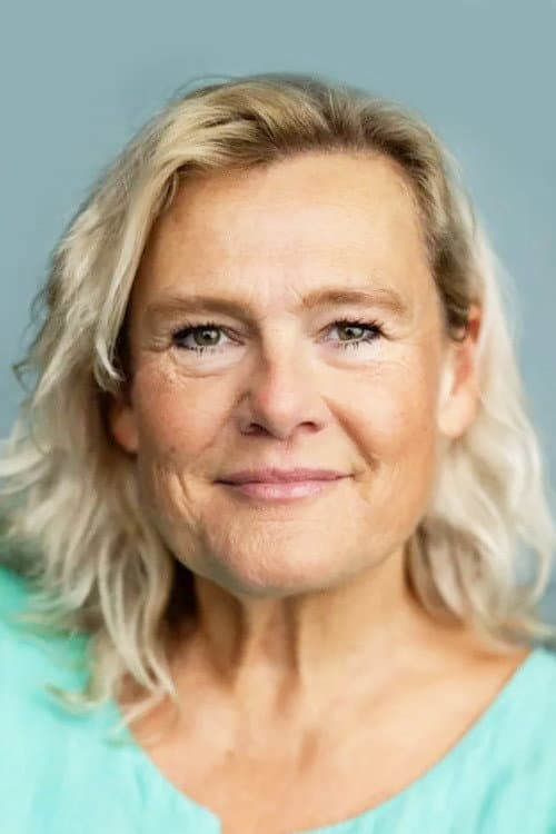 Ella Kenion profile photo