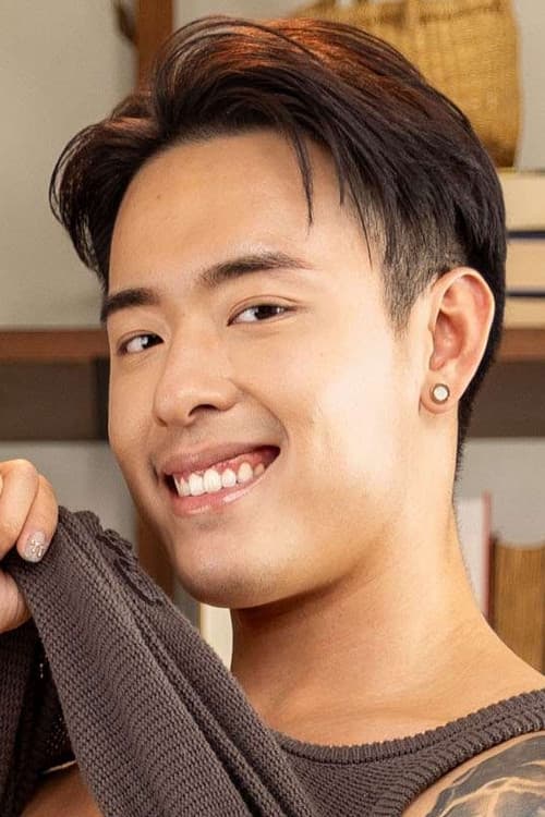 Titus Low profile photo