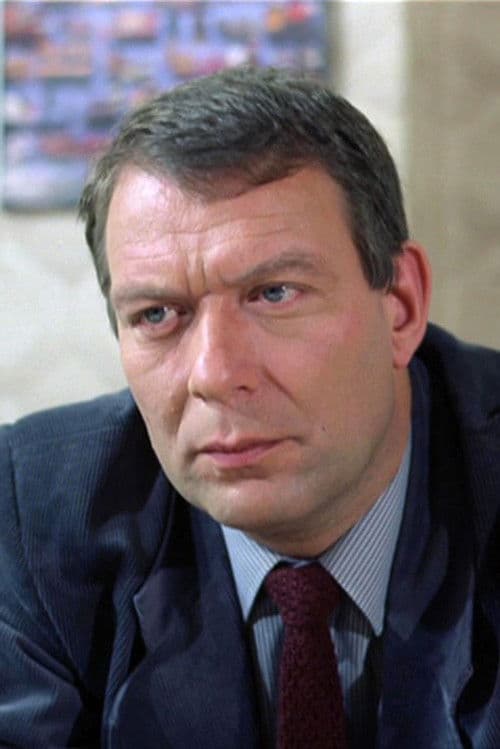 Lutz Riemann profile photo