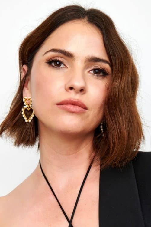 Shelley Hennig profile photo