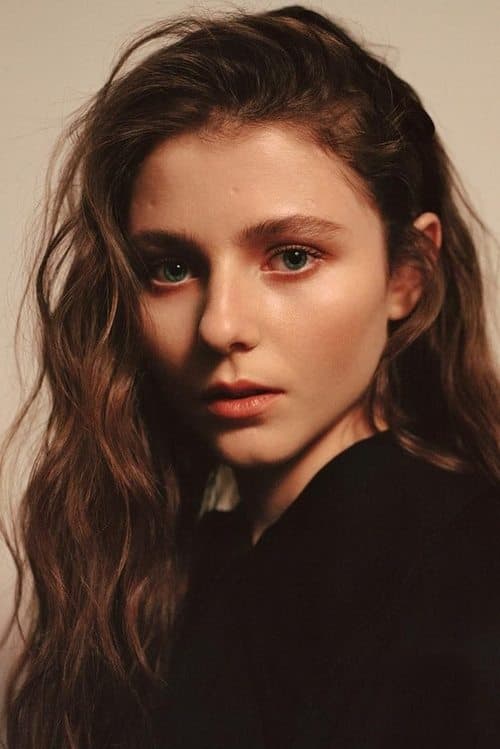 Thomasin McKenzie profile photo