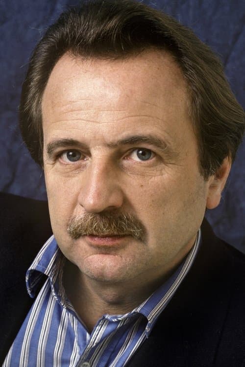 Régis Debray profile photo