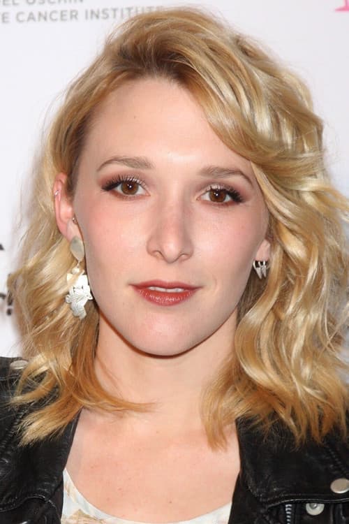 Madelyn Deutch profile photo