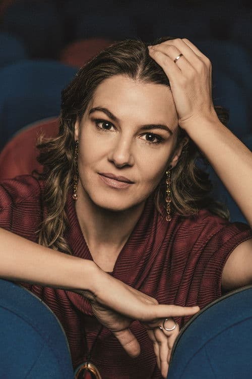 Estela Renner profile photo