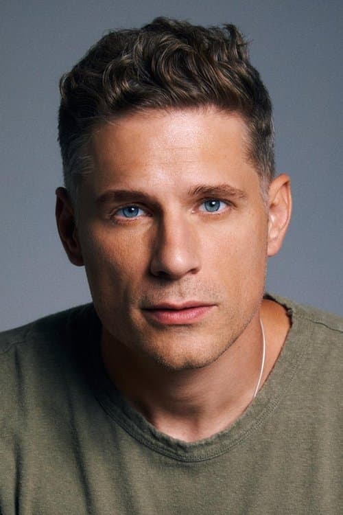 Matt Lauria profile photo