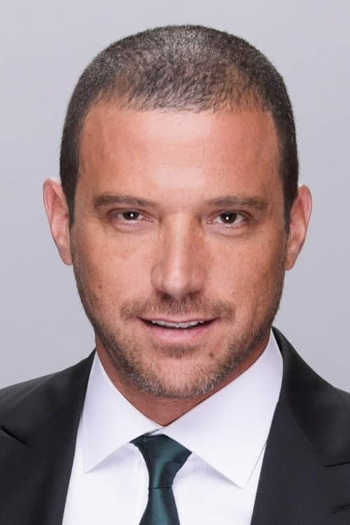 Julián Elfenbein profile photo