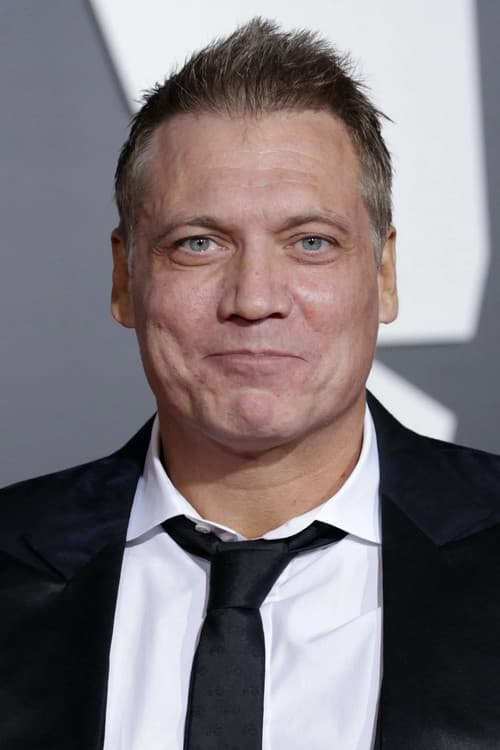 Holt McCallany profile photo