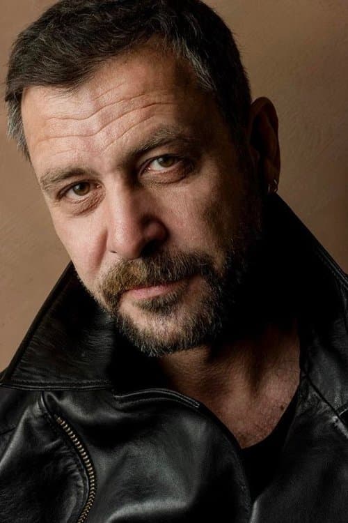 Nejat İşler profile photo