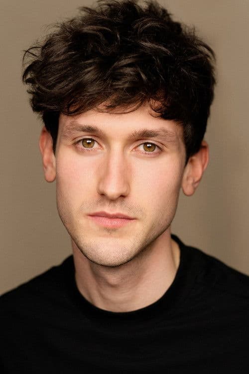 Lewis Peek profile photo