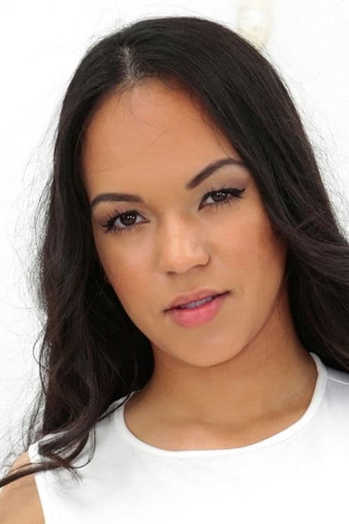 Emily Mena profile photo