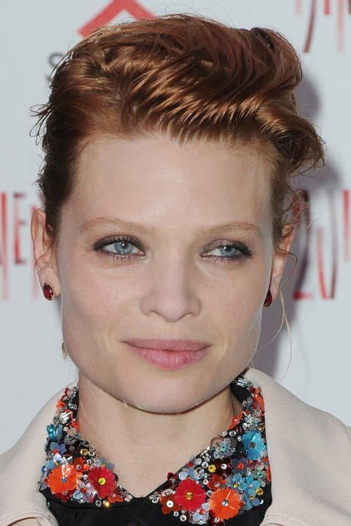Mélanie Thierry profile photo