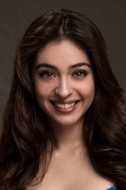 Cemre Baysel profile photo