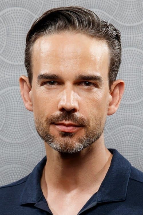 Christopher Gorham profile photo