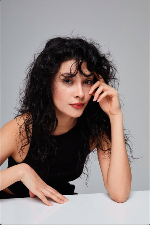 Esra Ünnü profile photo