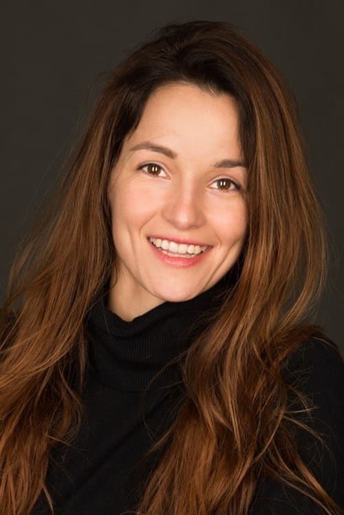 Esther Nubiola profile photo