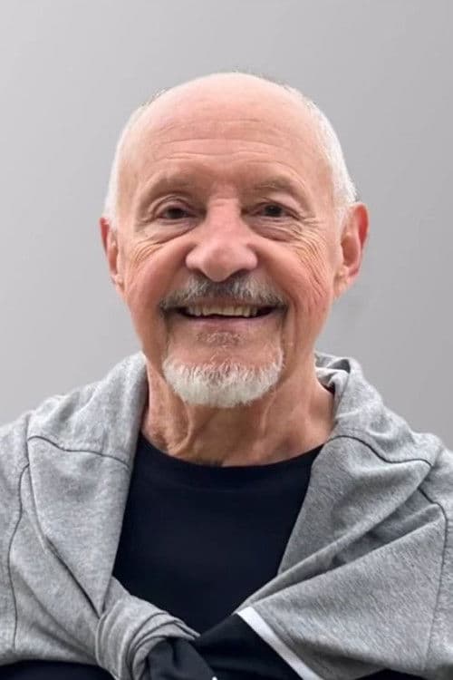 Julio López profile photo