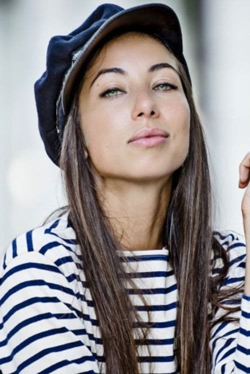 Tess Masazza profile photo