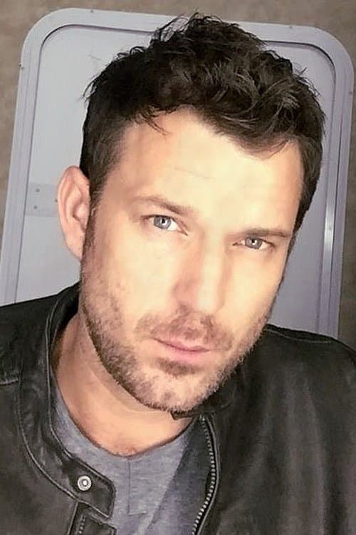 Wil Traval profile photo