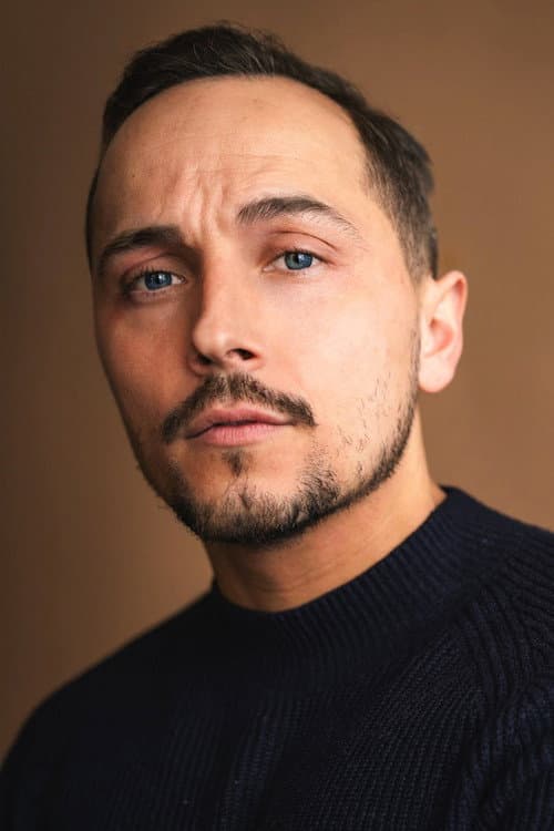 Elliot Warren profile photo