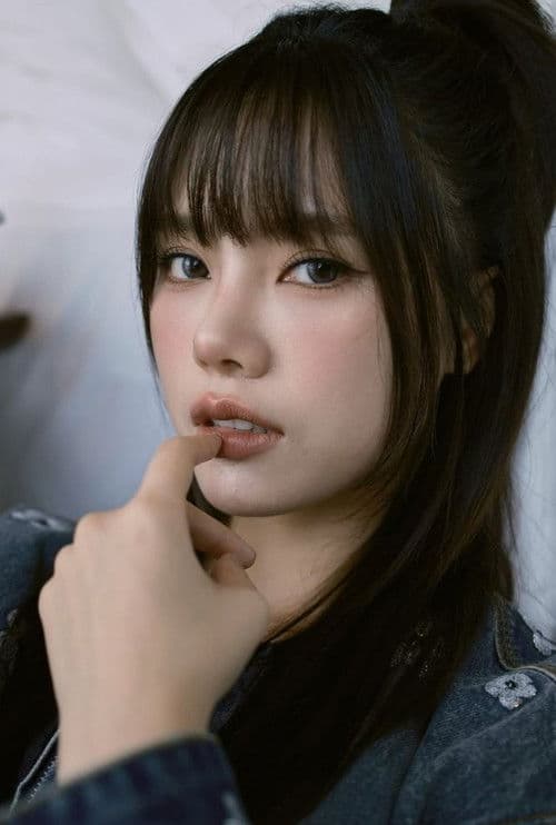 Praewa Suthamphong profile photo