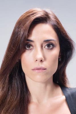 Cansu Dere profile photo