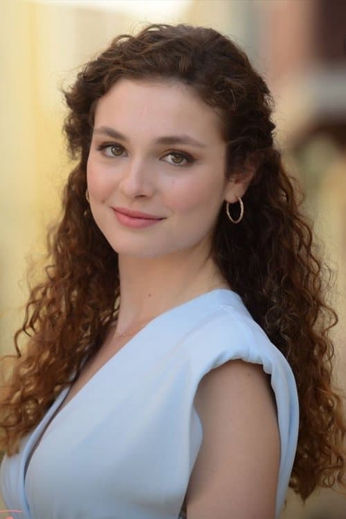 Serra Arıtürk profile photo