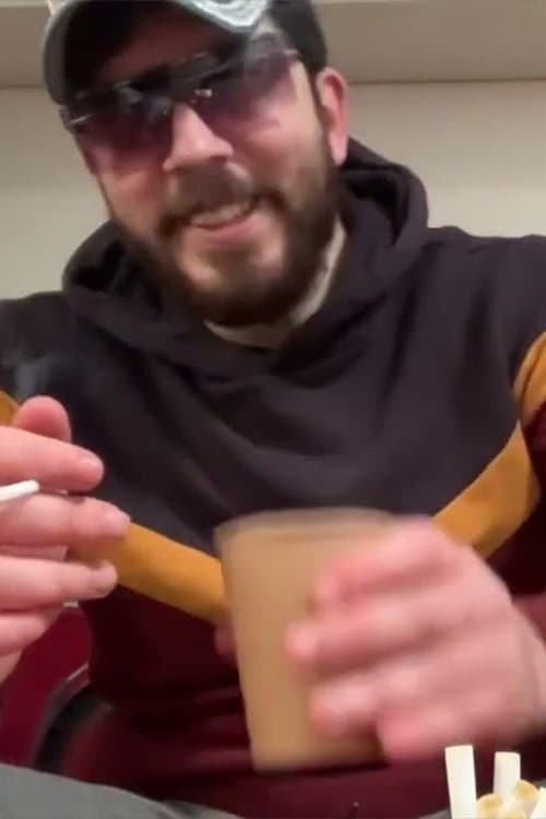 Il s’encule un cubi de blanc sec à 9h du matin en plan séquence ! poster