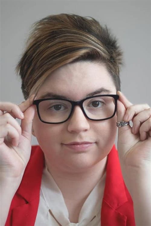 Chloe Eves profile photo