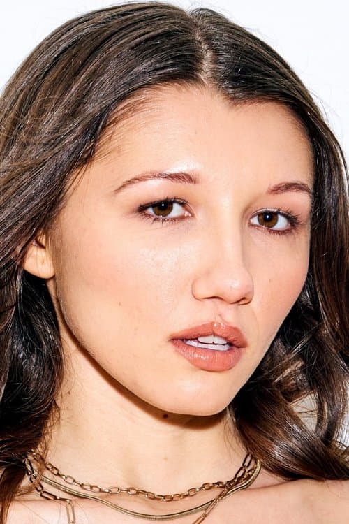 Maya Woulfe profile photo