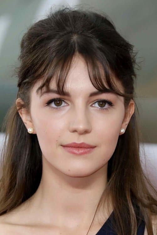 Ella Hunt profile photo