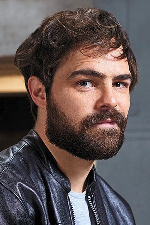 Peter Lanzani profile photo