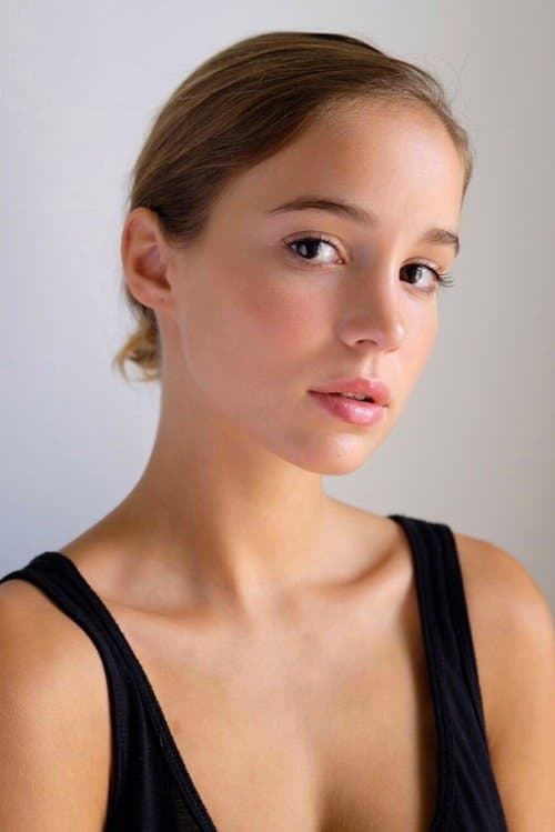Alba Baptista profile photo