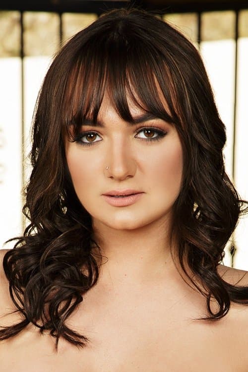 Charlotte Cross profile photo