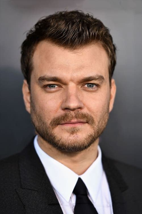 Pilou Asbæk profile photo