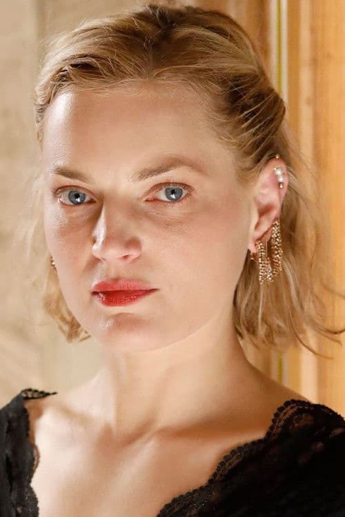 Guinevere Van Seenus profile photo