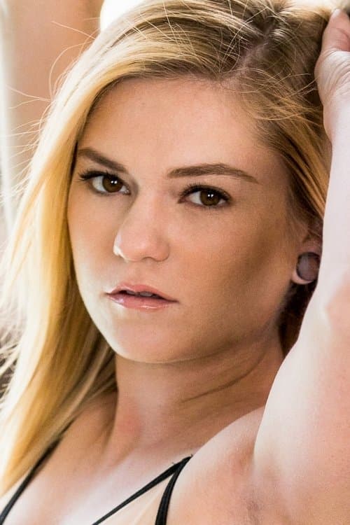 Chloe Foster profile photo