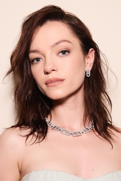 Esmé Creed-Miles profile photo