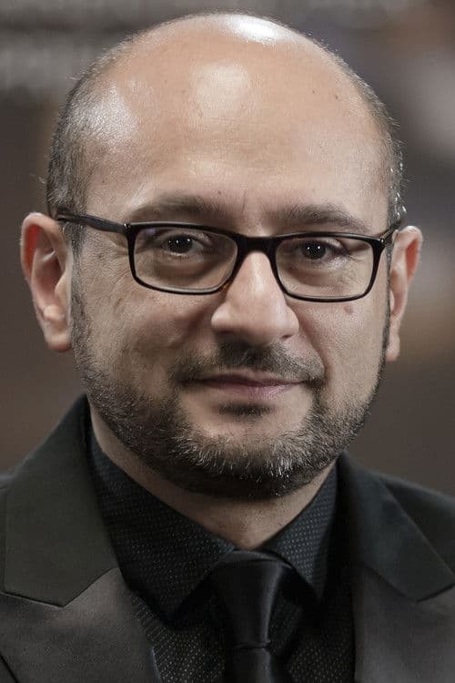 Arash T. Riahi profile photo