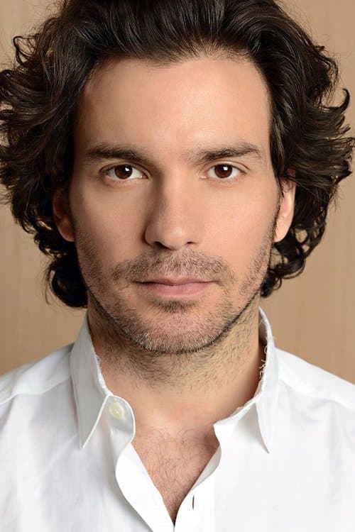 Santiago Cabrera profile photo