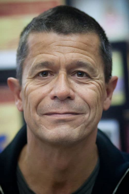 Emmanuel Carrère profile photo