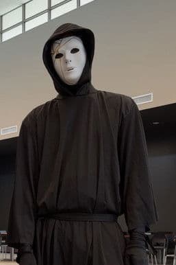 The 'Maid-to-Kill' profile photo