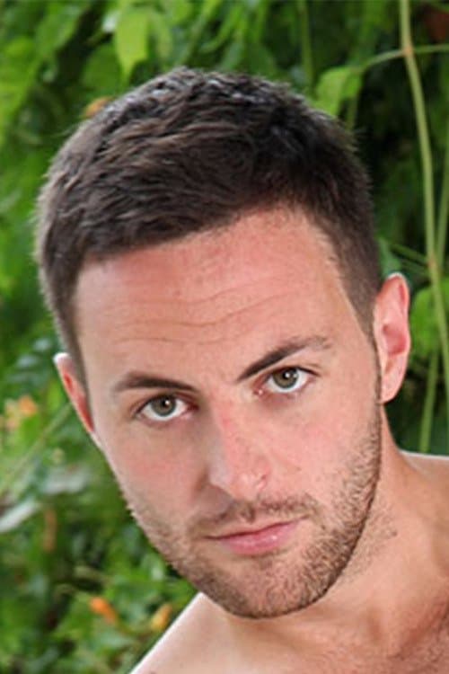 Riley Tess profile photo